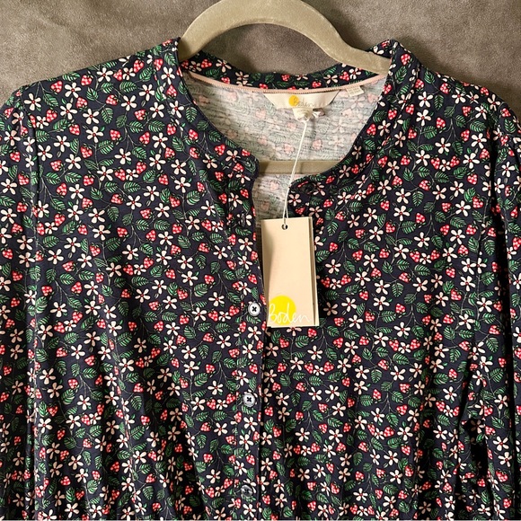 NWT Boden Smocked Jersey Shirt Dress Navy Strawberry Print (size 14) - Picture 11 of 15